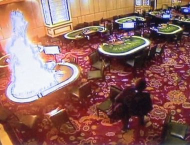 Βίντεο: Η στιγμή της εισβολής του ενόπλου σε καζίνο στις Φιλιππίνες - Τζογαδόρος ο δράστης